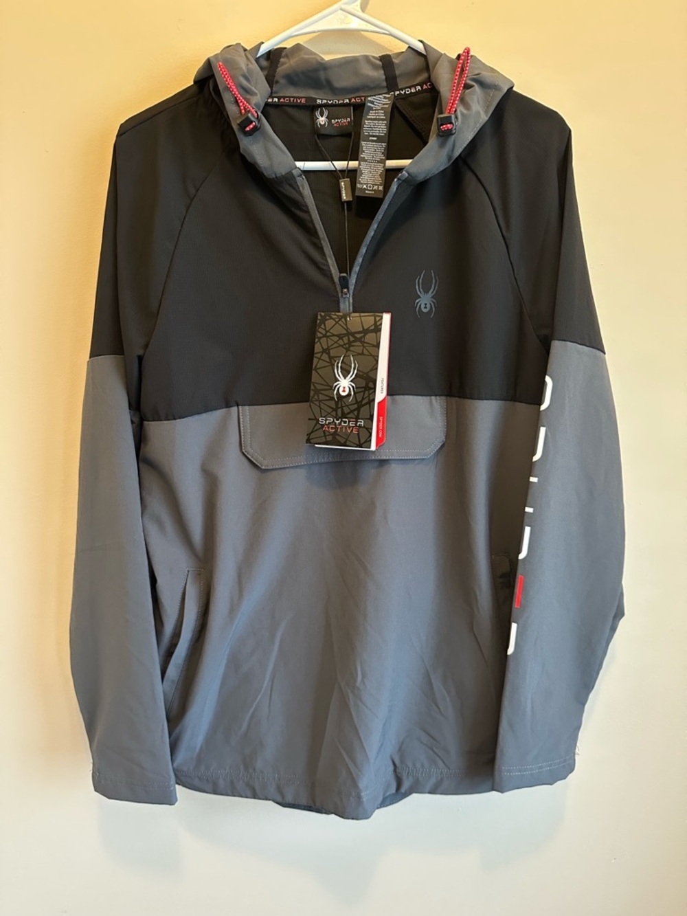 NWT Spyder Active 1/4 Zip Lightweight Pullover Jacket Men's S Black Gray Pockets
